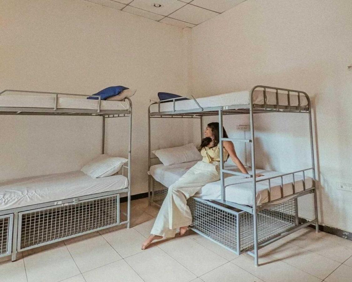 Piggy Calangute By Urban Nomads - Dorms & Pvt Rooms Экстерьер фото