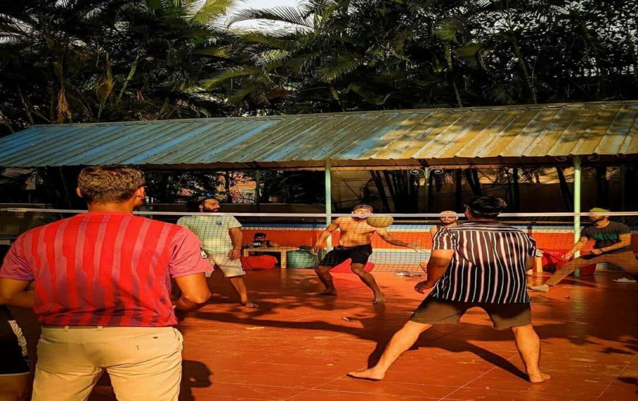 Piggy Calangute By Urban Nomads - Dorms & Pvt Rooms Экстерьер фото